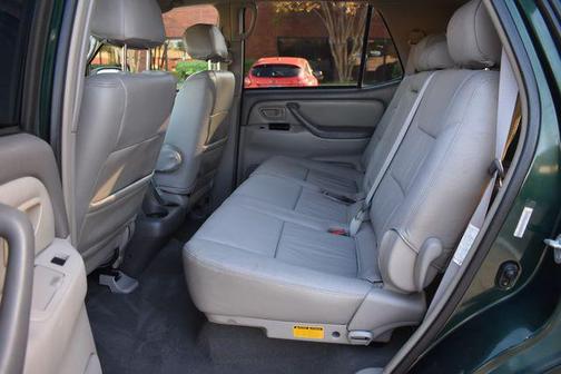 2004 Toyota Sequoia SR5