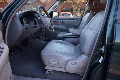 2004 Toyota Sequoia SR5