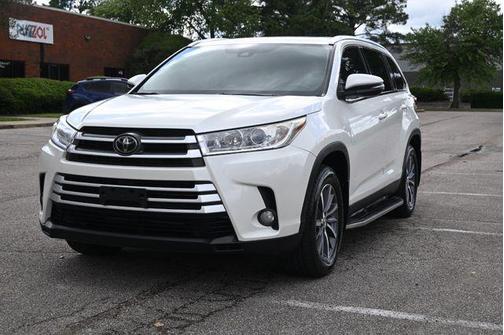Blizzard Pearl 2019 Toyota Highlander XLE