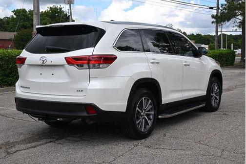Blizzard Pearl 2019 Toyota Highlander XLE