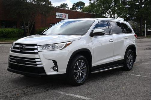 Blizzard Pearl 2019 Toyota Highlander XLE