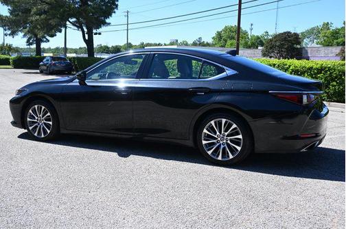Black 2019 Lexus ES 350 Base