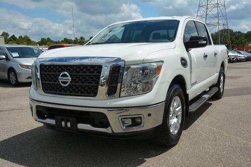 2017 Nissan Titan SV