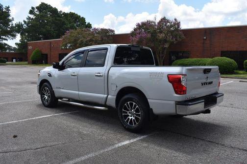 2017 Nissan Titan SV