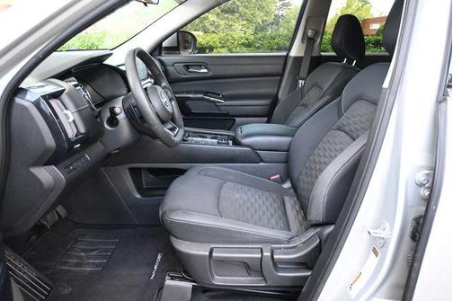 Brilliant Silver Metallic 2022 Nissan Pathfinder S 4WD