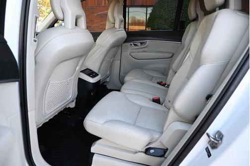 2020 Volvo XC90 T6 Momentum