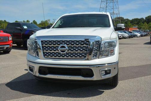 2017 Nissan Titan SV