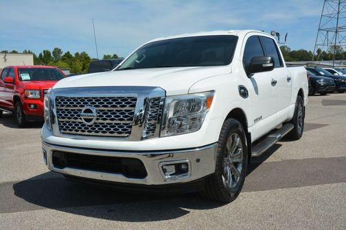 2017 Nissan Titan SV