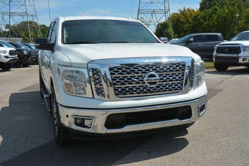 2017 Nissan Titan SV