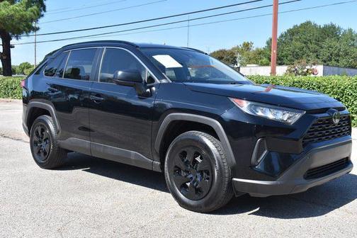 2020 Toyota RAV4 LE