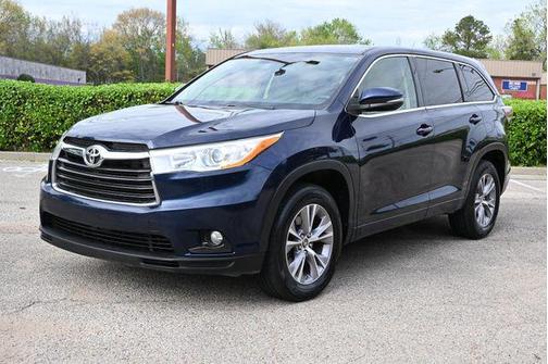 Blue 2016 Toyota Highlander LE