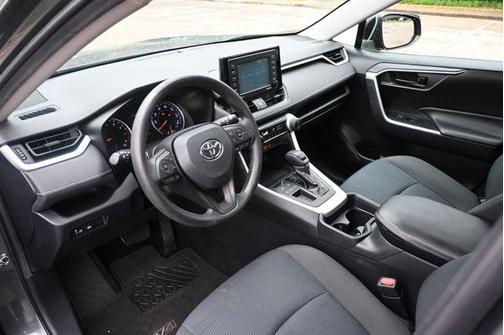Magnetic Gray Metallic 2020 Toyota RAV4 LE