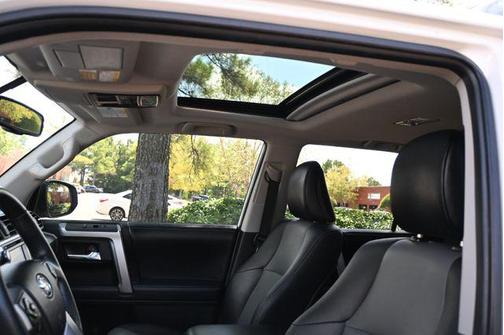 Super White 2018 Toyota 4Runner SR5 Premium