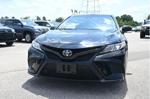 Midnight Black Metallic 2018 Toyota Camry SE
