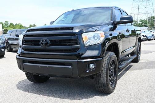 Black 2016 Toyota Tundra SR5