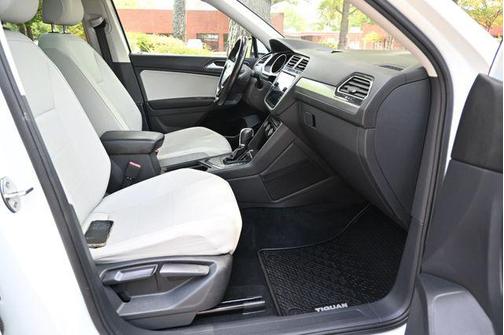 - 2018 Volkswagen Tiguan 2.0T SEL