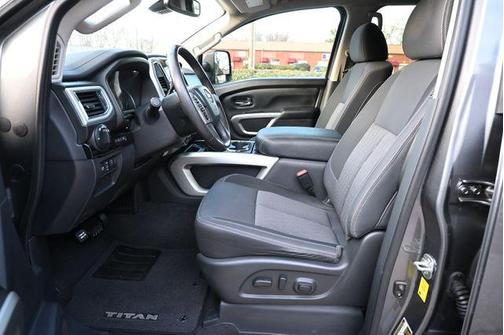 2021 Nissan Titan SV