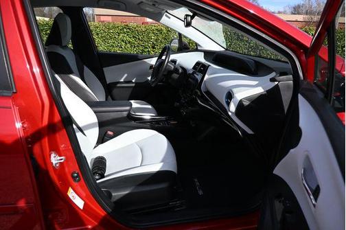 2019 Toyota Prius XLE