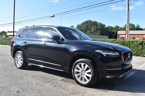 2017 Volvo XC90 T6 Momentum