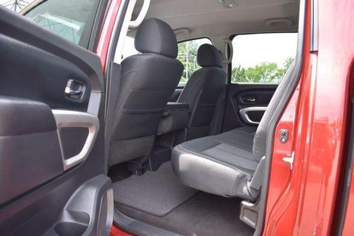 2018 Nissan Titan SV