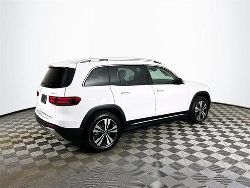 2026 Mercedes-Benz GLB 250 Base 4MATIC