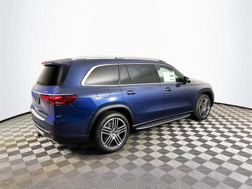 2026 Mercedes-Benz GLS 450 