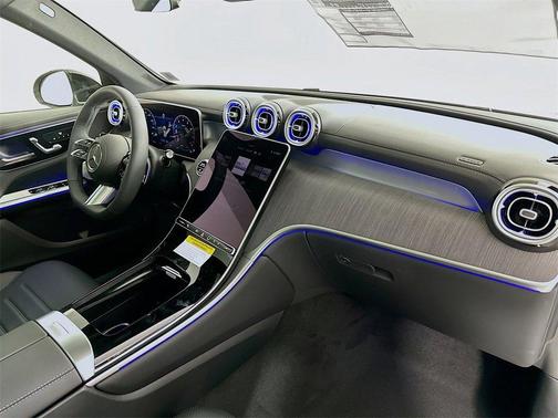 2025 Mercedes-Benz GLC 300 Base 4MATIC