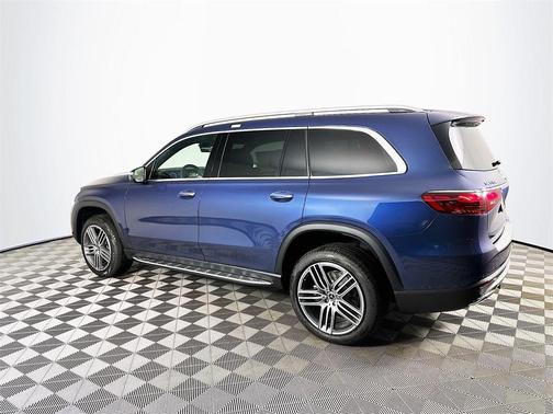 2025 Mercedes-Benz GLS 450 4MATIC