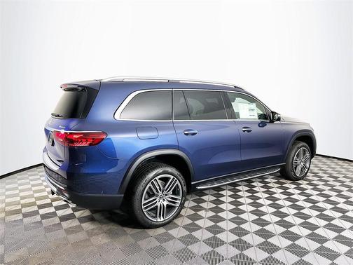 2025 Mercedes-Benz GLS 450 4MATIC