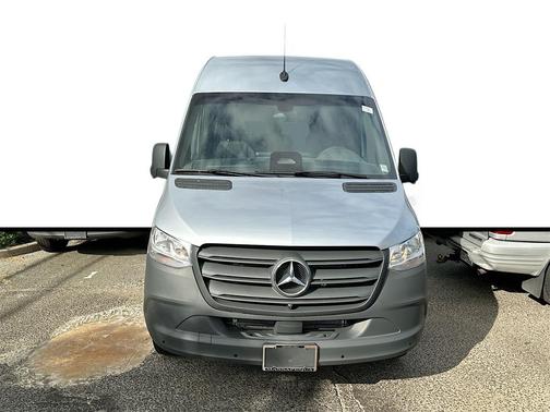 2025 Mercedes-Benz Sprinter 2500 144 WB Standard Roof Passenger