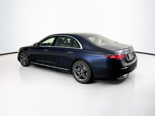 Blue 2027 Mercedes-Benz S-Class 500