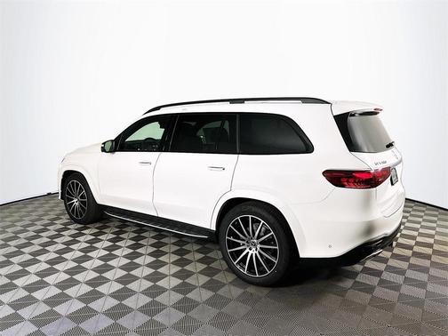 2026 Mercedes-Benz GLS 580 