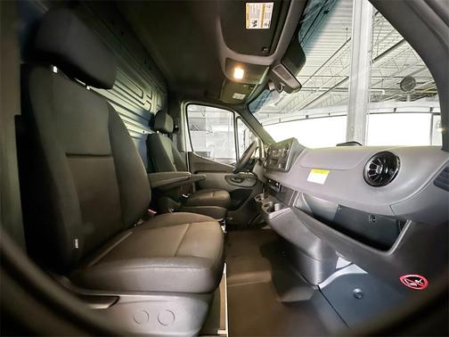 2025 Mercedes-Benz Sprinter 2500 Standard Roof
