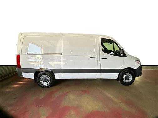2025 Mercedes-Benz Sprinter 2500 Standard Roof
