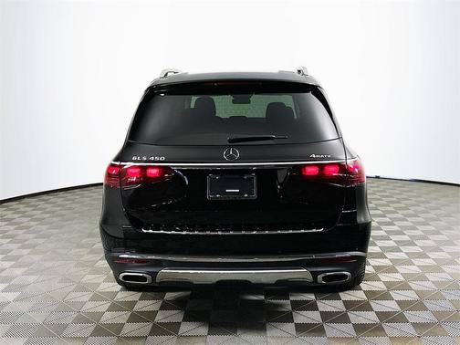2026 Mercedes-Benz GLS 450