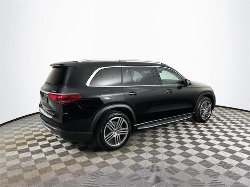 2026 Mercedes-Benz GLS 450