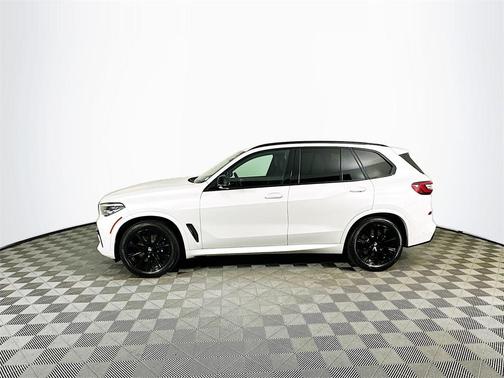 2022 BMW X5 M50i