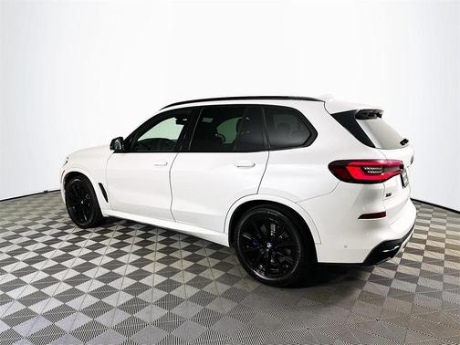 2022 BMW X5 M50i