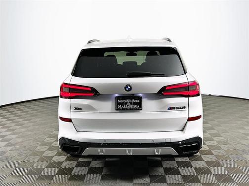 2022 BMW X5 M50i