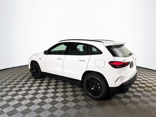 2026 Mercedes-Benz AMG GLA 35 Base