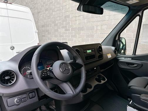 2025 Mercedes-Benz Sprinter 2500 High Roof