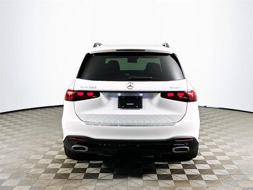 2026 Mercedes-Benz GLS 580 