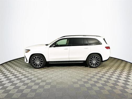 2026 Mercedes-Benz GLS 580 