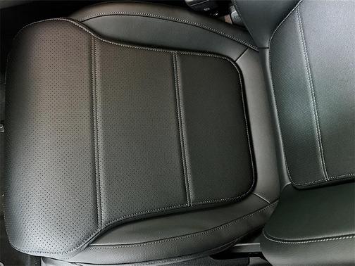 2025 Mercedes-Benz GLC 350e Base 4MATIC