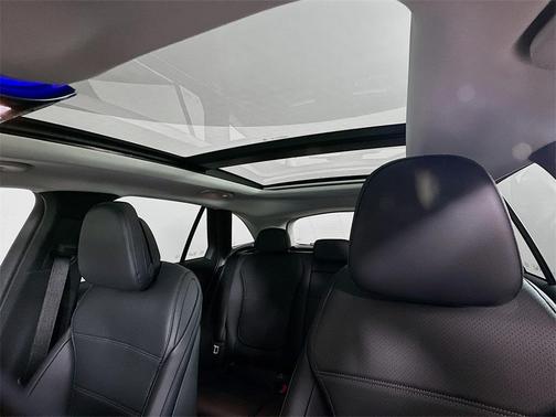 2025 Mercedes-Benz GLC 350e Base 4MATIC