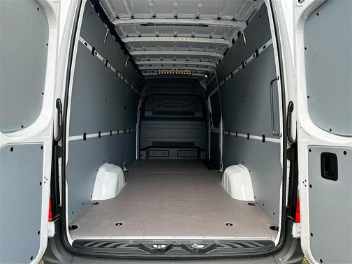 2025 Mercedes-Benz Sprinter 2500 High Roof