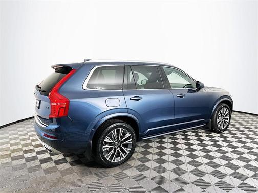 2021 Volvo XC90 T5 Momentum 7 Passenger