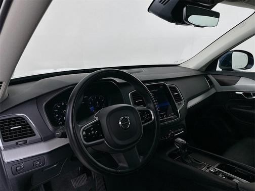 2021 Volvo XC90 T5 Momentum 7 Passenger