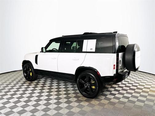 2023 Land Rover Defender 110 X-Dynamic SE