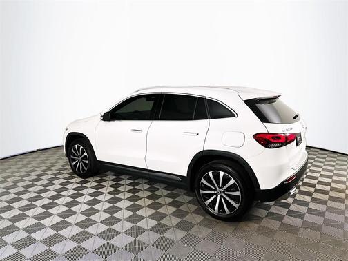2022 Mercedes-Benz GLA 250 Base 4MATIC